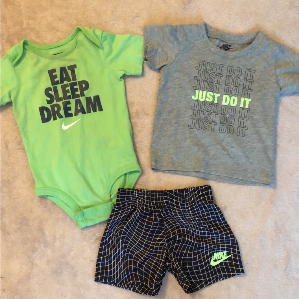 💚🥎⚾️NIKE BUNDLE 12m🥎⚾️💚